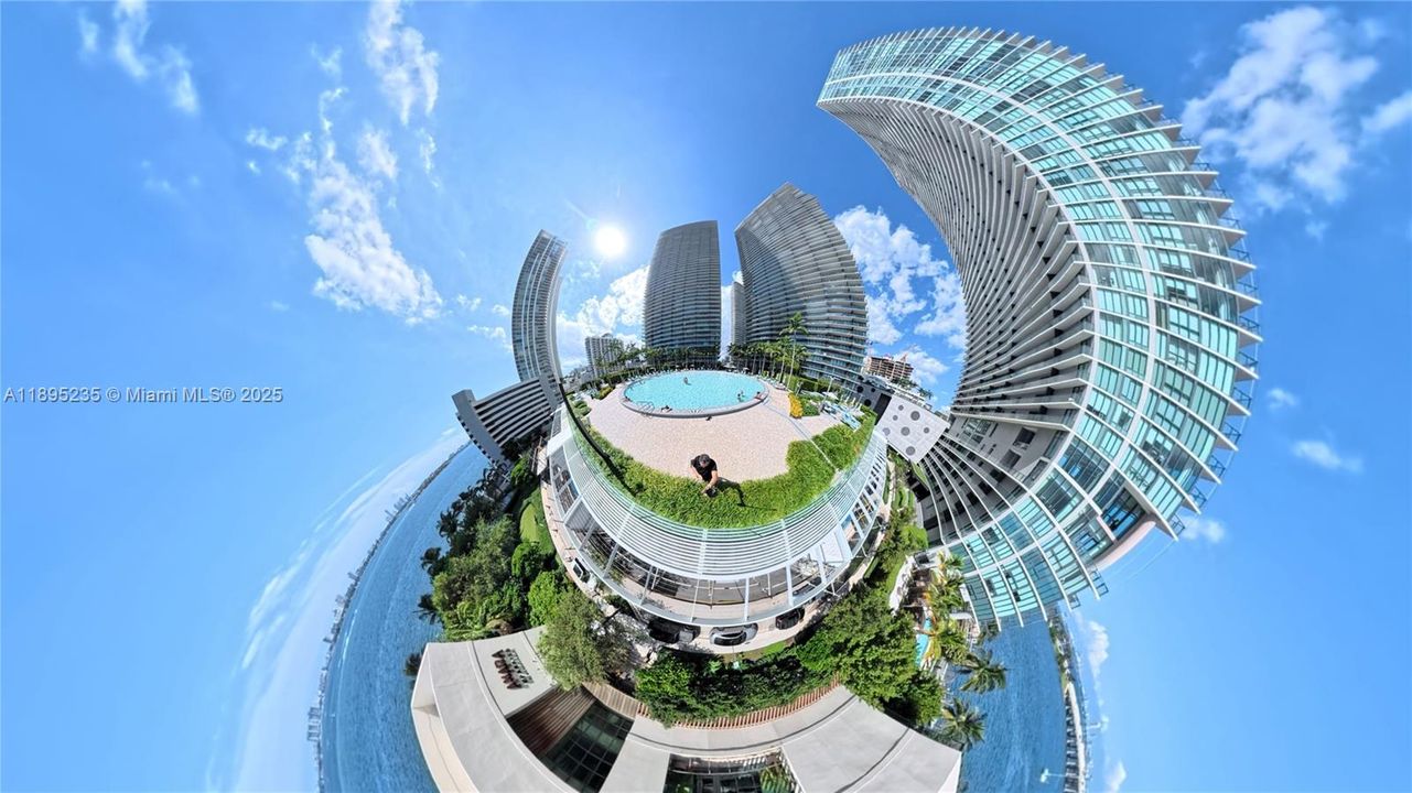 Под контрактом: $4,950 (1 спален, 2 ванн, 0 Квадратных фут)