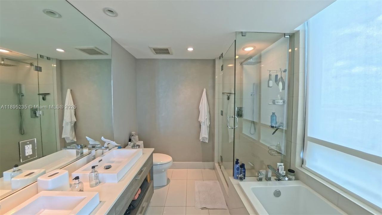 Под контрактом: $4,950 (1 спален, 2 ванн, 0 Квадратных фут)