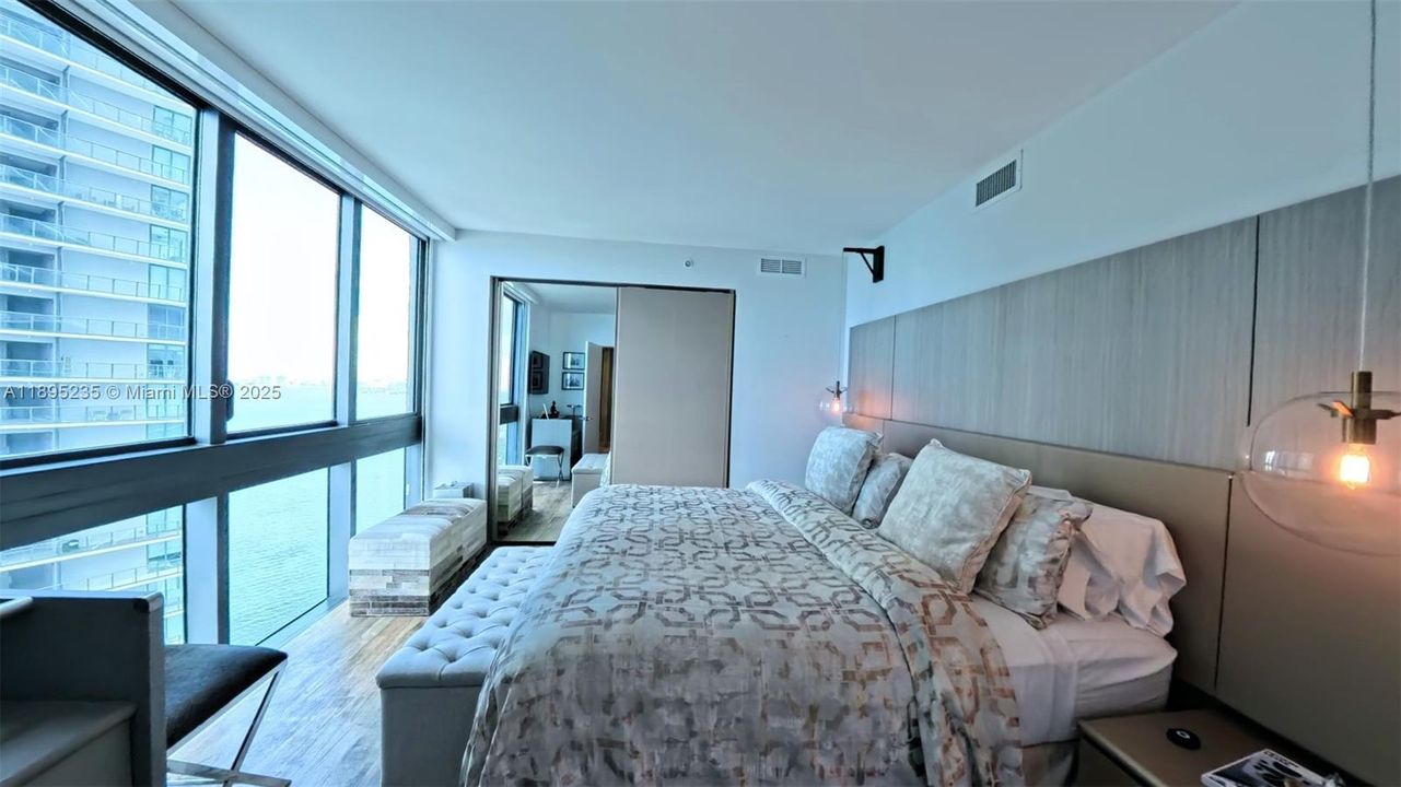 Под контрактом: $4,950 (1 спален, 2 ванн, 0 Квадратных фут)