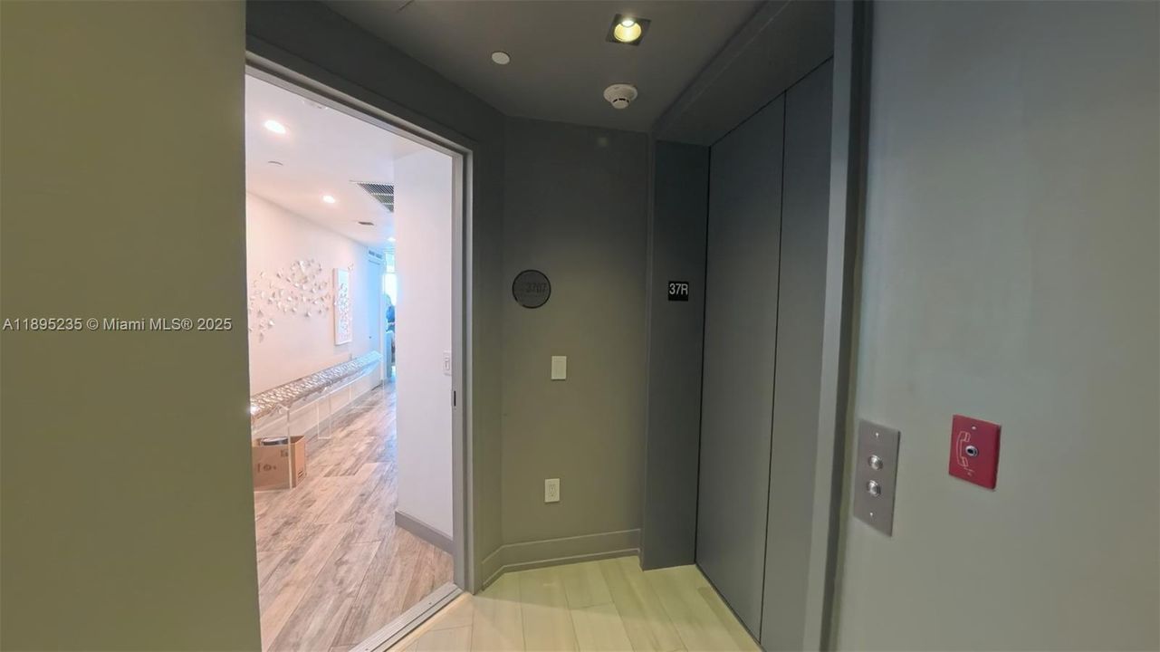 Под контрактом: $4,950 (1 спален, 2 ванн, 0 Квадратных фут)