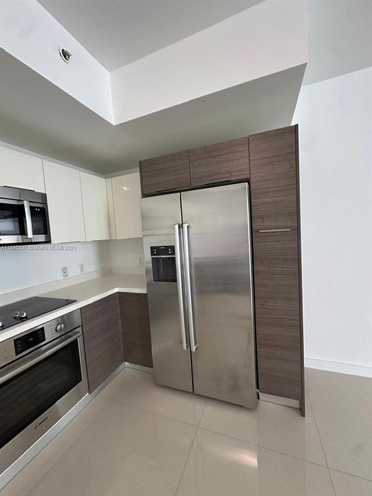 Recently Rented: $2,800 (1 beds, 1 baths, 722 Square Feet)