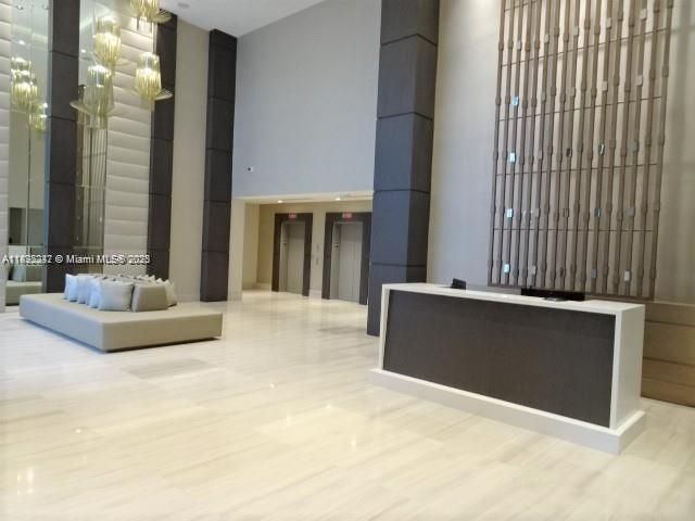 Recently Rented: $2,800 (1 beds, 1 baths, 722 Square Feet)