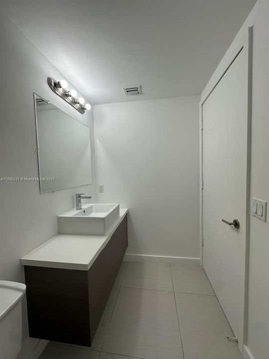 Recently Rented: $2,800 (1 beds, 1 baths, 722 Square Feet)