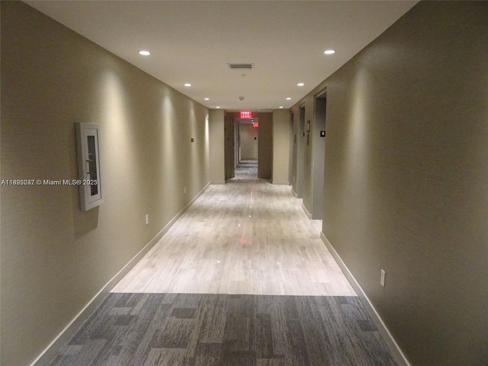 Recently Rented: $2,800 (1 beds, 1 baths, 722 Square Feet)