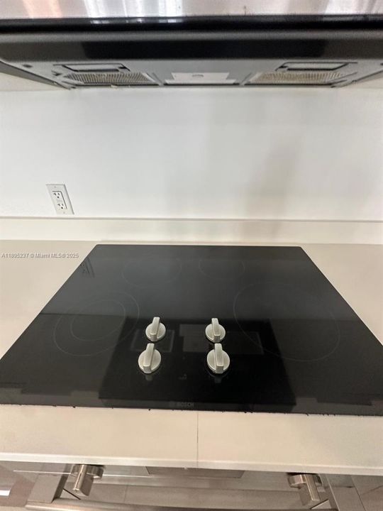 Recently Rented: $2,800 (1 beds, 1 baths, 722 Square Feet)