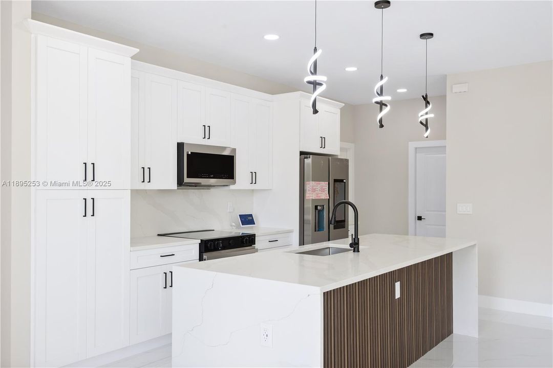 For Sale: $398,000 (4 beds, 2 baths, 1522 Square Feet)