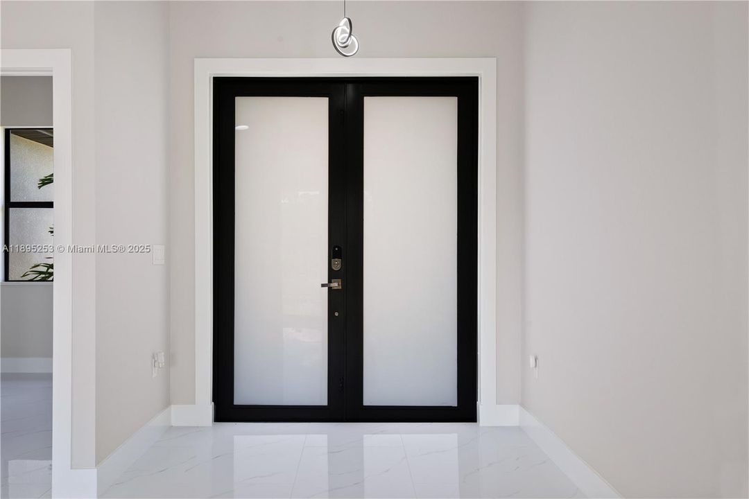 For Sale: $398,000 (4 beds, 2 baths, 1522 Square Feet)