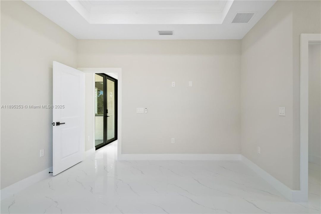 For Sale: $398,000 (4 beds, 2 baths, 1522 Square Feet)