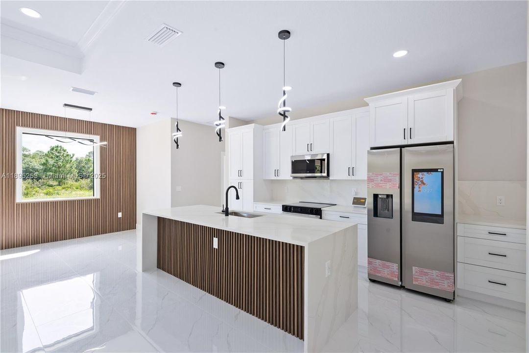 For Sale: $398,000 (4 beds, 2 baths, 1522 Square Feet)