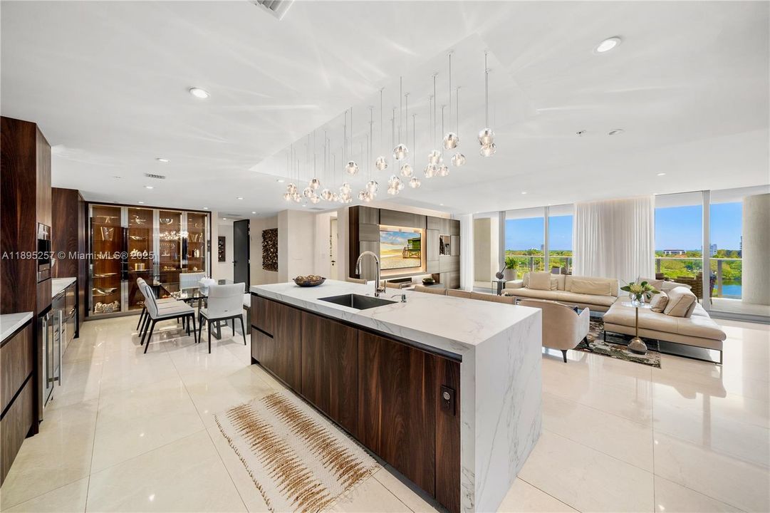 Active With Contract: $2,399,000 (3 beds, 3 baths, 2422 Square Feet)