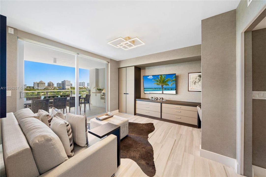 Active With Contract: $2,399,000 (3 beds, 3 baths, 2422 Square Feet)