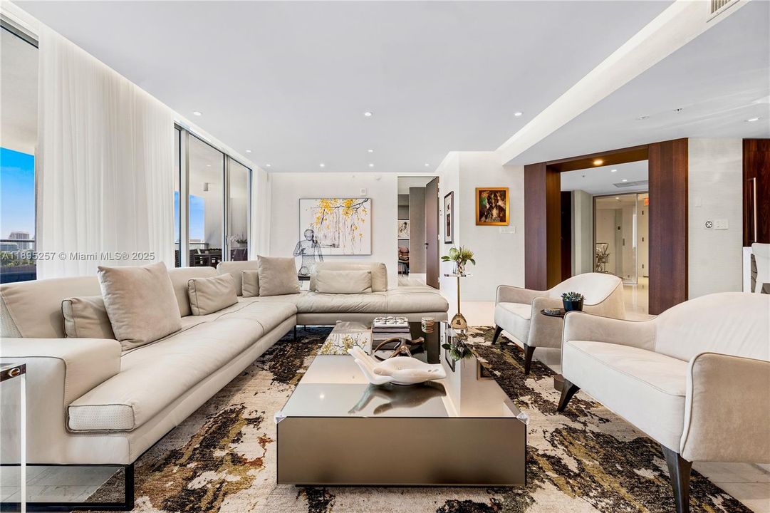 Active With Contract: $2,399,000 (3 beds, 3 baths, 2422 Square Feet)