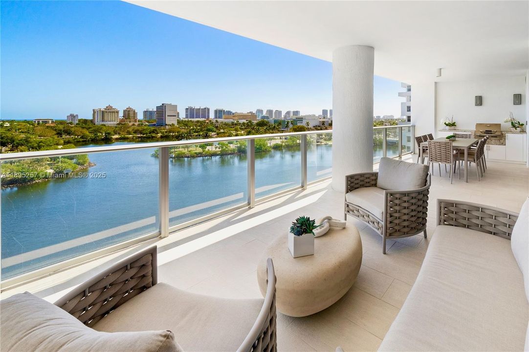 Active With Contract: $2,399,000 (3 beds, 3 baths, 2422 Square Feet)