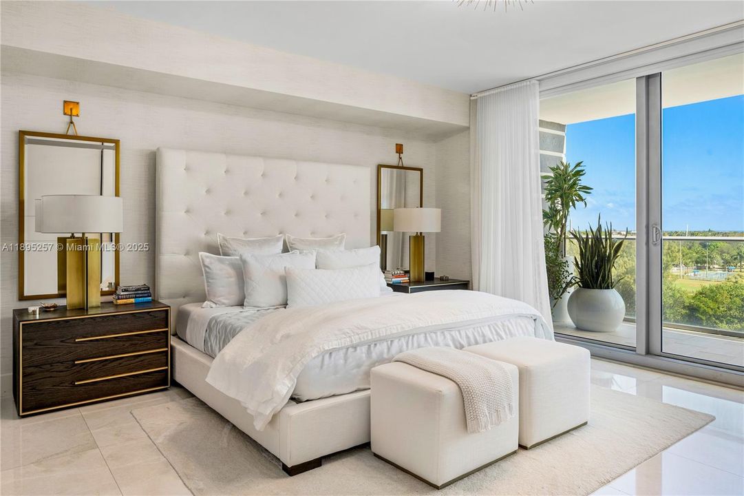 Active With Contract: $2,399,000 (3 beds, 3 baths, 2422 Square Feet)