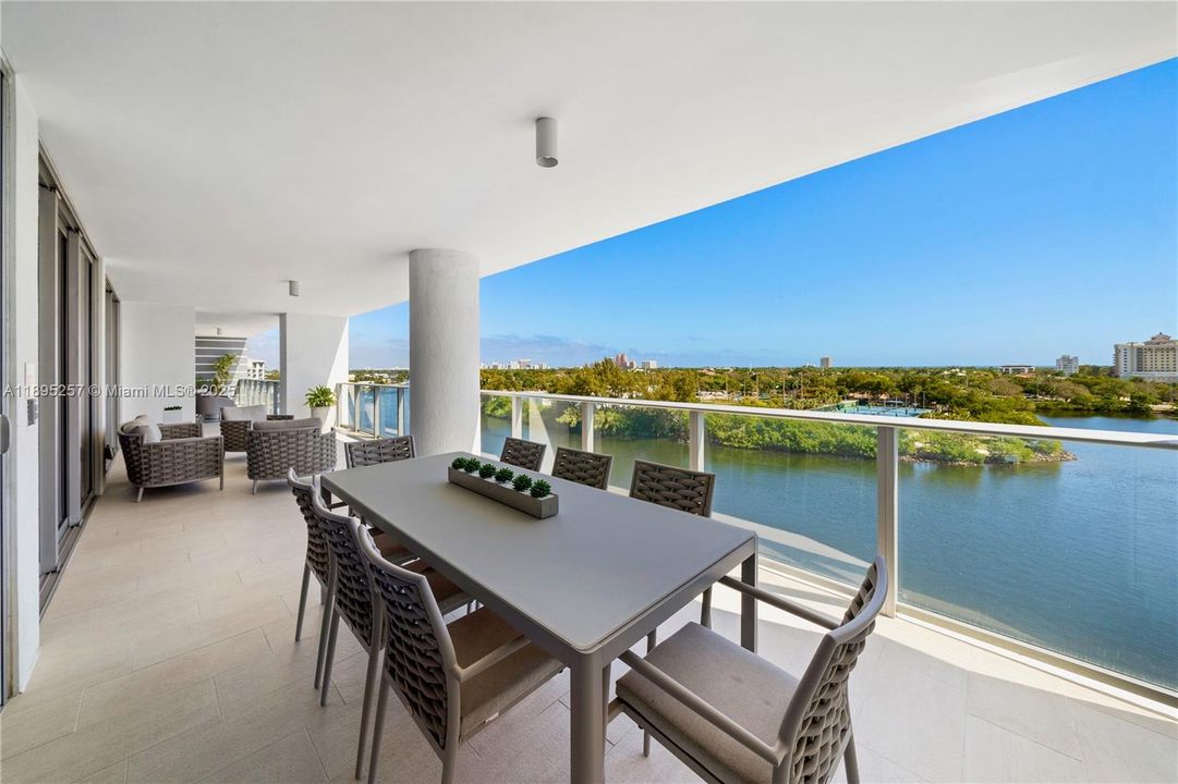 Active With Contract: $2,399,000 (3 beds, 3 baths, 2422 Square Feet)