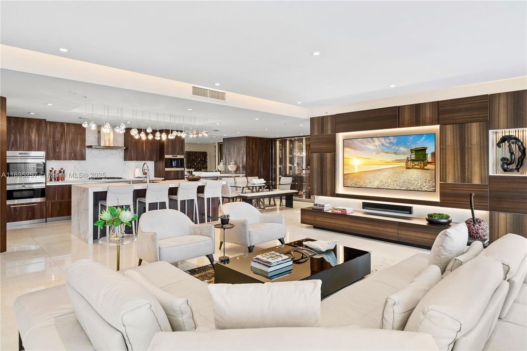 Active With Contract: $2,399,000 (3 beds, 3 baths, 2422 Square Feet)