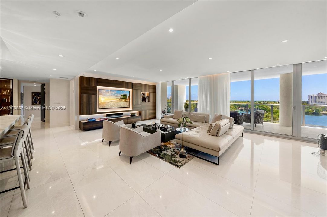 Active With Contract: $2,399,000 (3 beds, 3 baths, 2422 Square Feet)