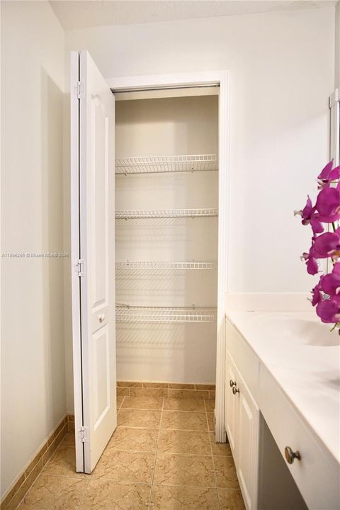 For Sale: $487,000 (3 beds, 3 baths, 1304 Square Feet)