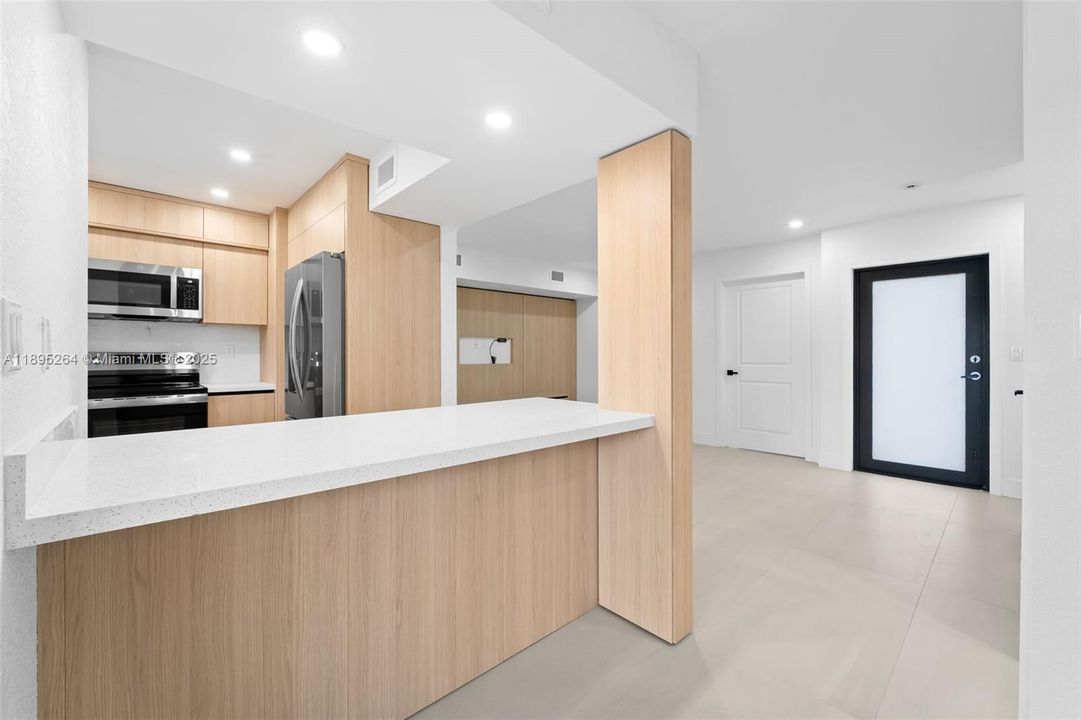 Recientemente alquilado: $3,100 (3 camas, 2 baños, 1378 Pies cuadrados)