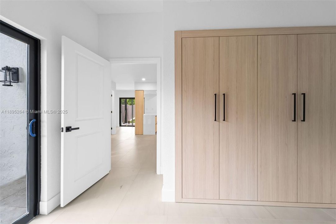 Recientemente alquilado: $3,100 (3 camas, 2 baños, 1378 Pies cuadrados)