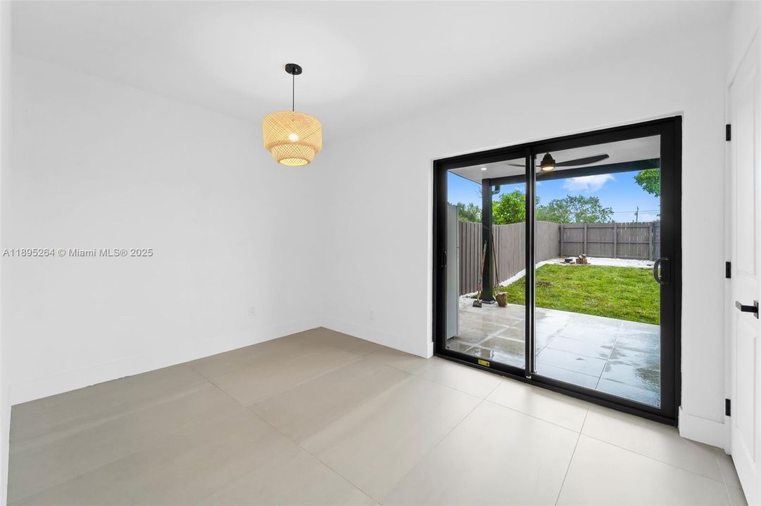 Recientemente alquilado: $3,100 (3 camas, 2 baños, 1378 Pies cuadrados)