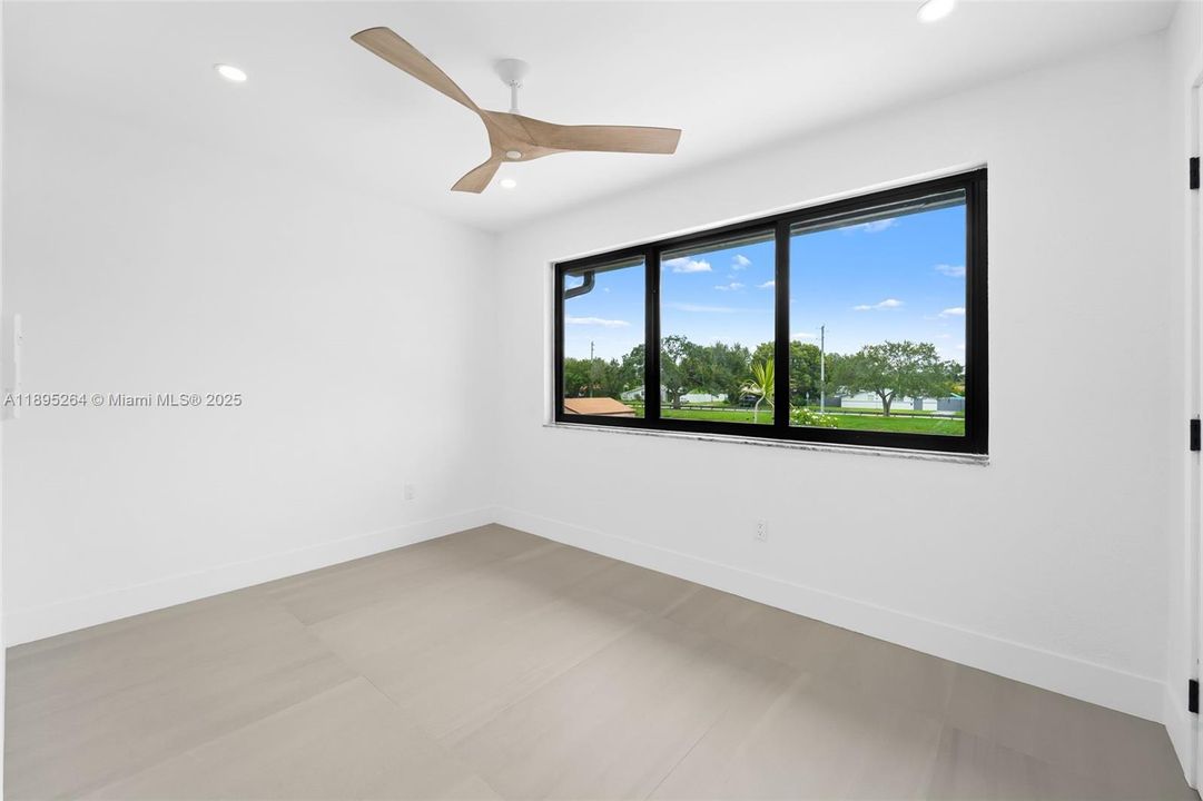 Recientemente alquilado: $3,100 (3 camas, 2 baños, 1378 Pies cuadrados)