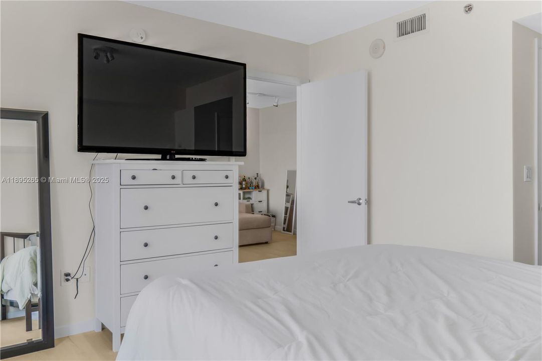 En Venta: $430,000 (1 camas, 1 baños, 845 Pies cuadrados)