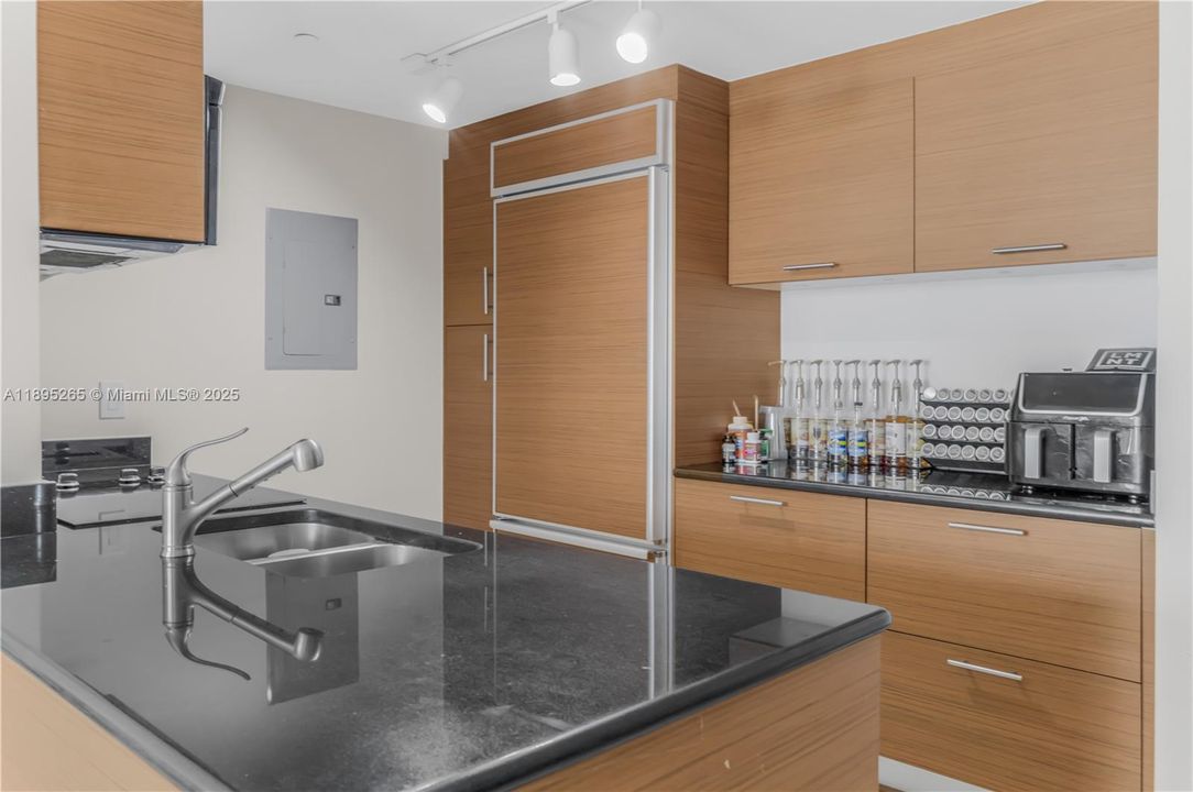 En Venta: $430,000 (1 camas, 1 baños, 845 Pies cuadrados)