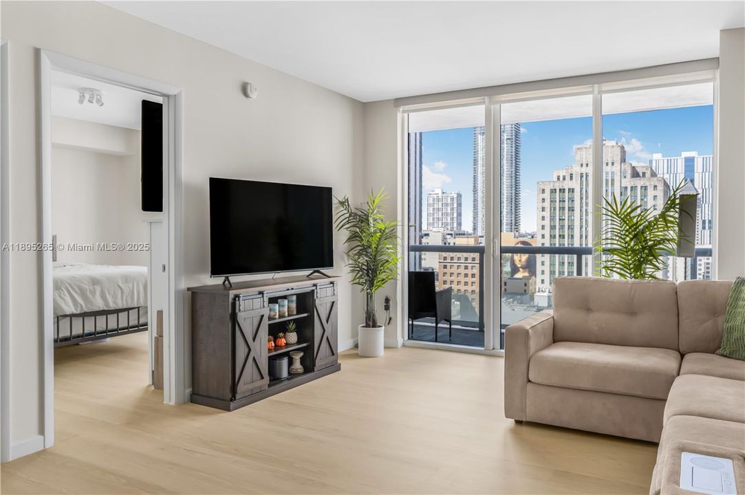 En Venta: $430,000 (1 camas, 1 baños, 845 Pies cuadrados)