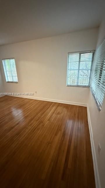 На продажу: $249,999 (1 спален, 1 ванн, 554 Квадратных фут)