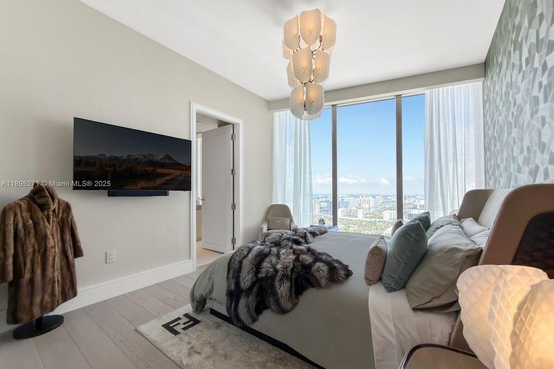 На продажу: $13,000,000 (4 спален, 5 ванн, 4021 Квадратных фут)