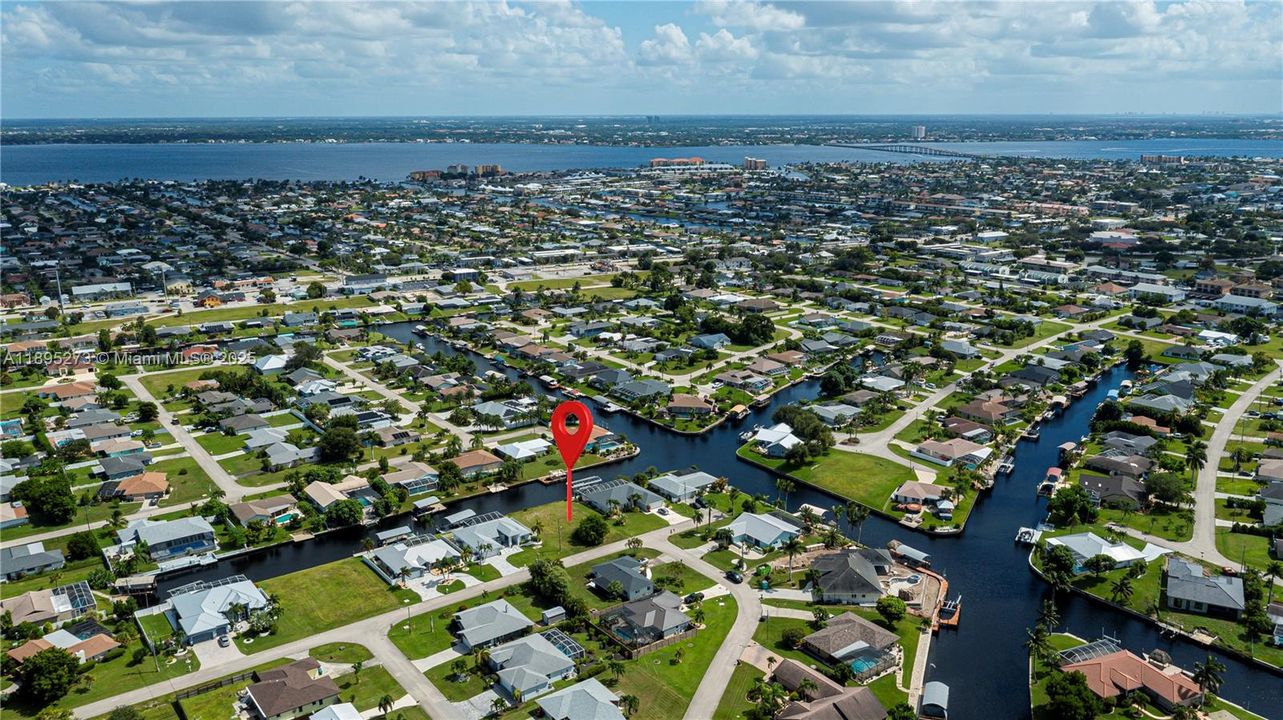 Amazing opportunity in a prime canal area