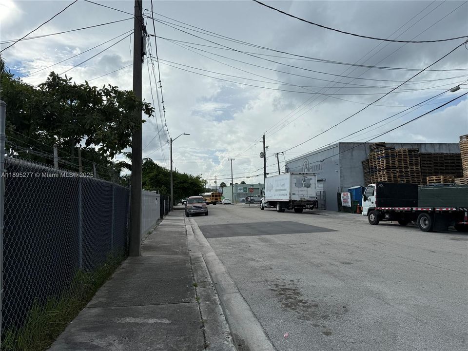 В аренду: $4,400 (0 спален, 0 ванн, 0 Квадратных фут)