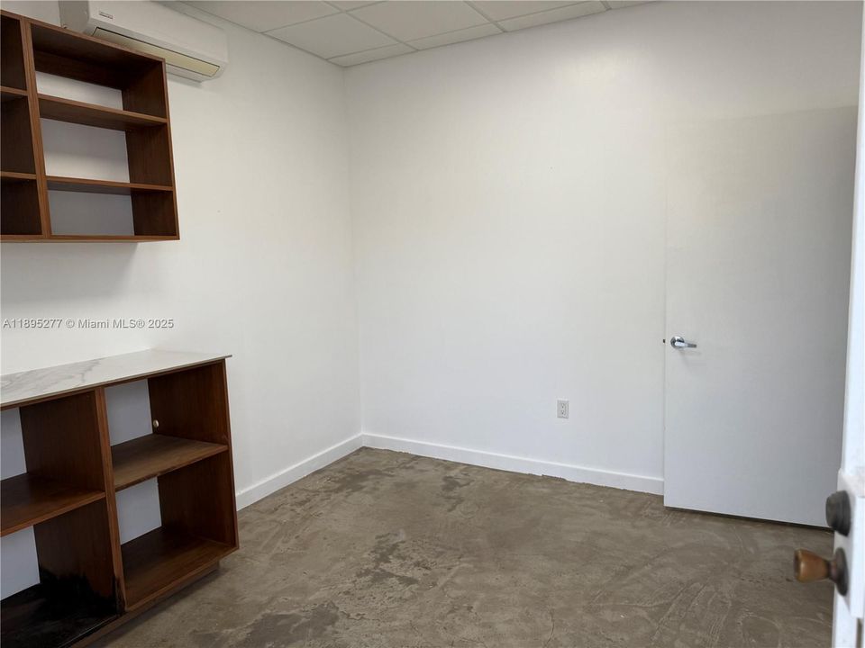 В аренду: $4,400 (0 спален, 0 ванн, 0 Квадратных фут)