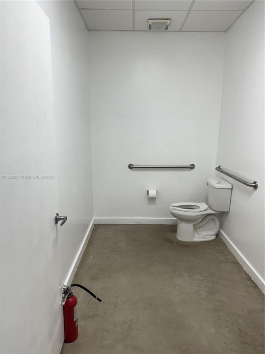 В аренду: $4,400 (0 спален, 0 ванн, 0 Квадратных фут)