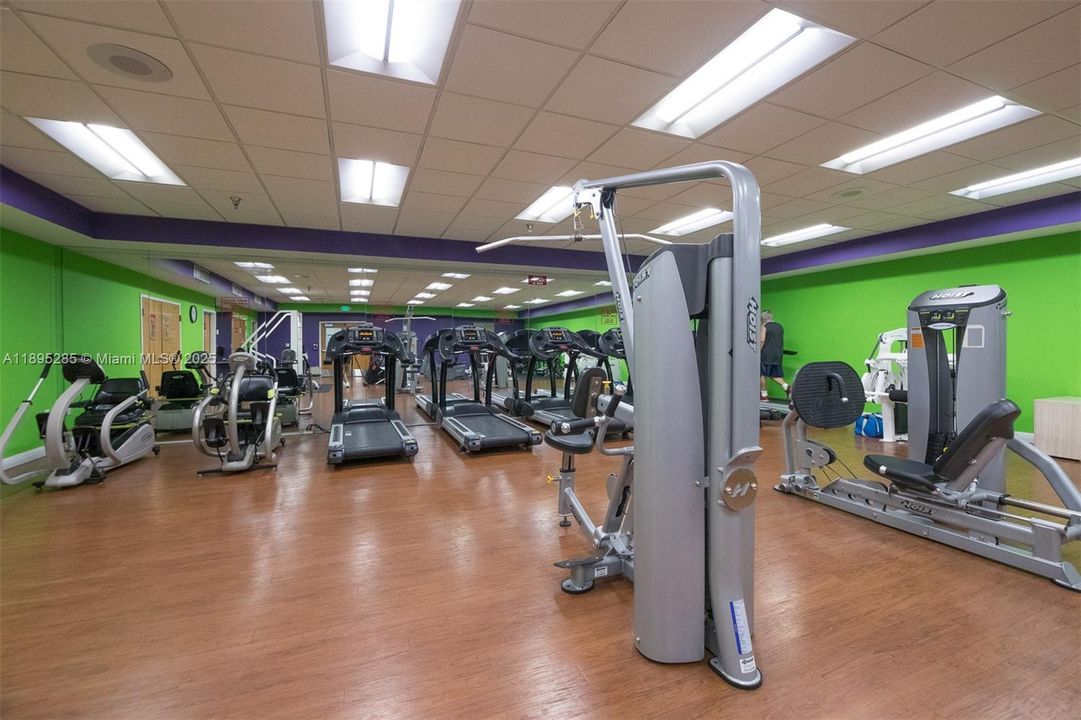 For Sale: $190,000 (2 beds, 2 baths, 1044 Square Feet)