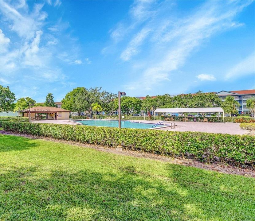 For Sale: $190,000 (2 beds, 2 baths, 1044 Square Feet)