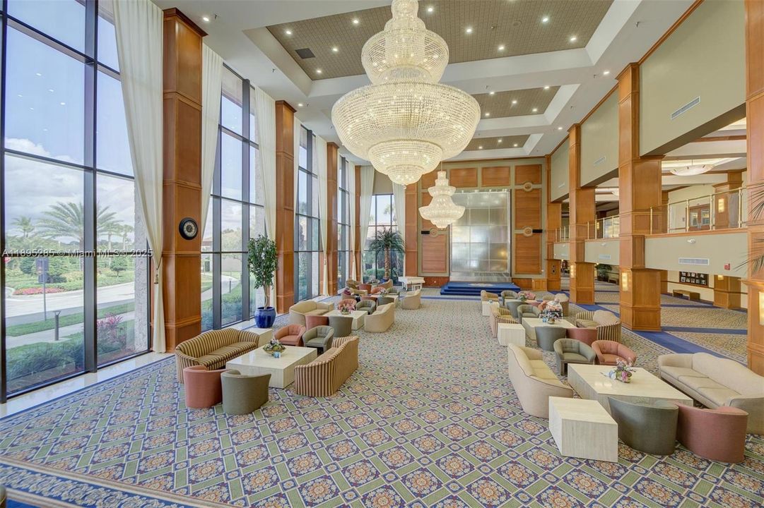 For Sale: $190,000 (2 beds, 2 baths, 1044 Square Feet)