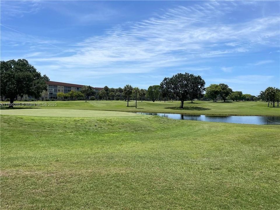 For Sale: $190,000 (2 beds, 2 baths, 1044 Square Feet)