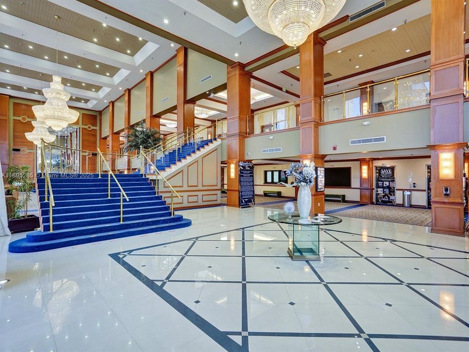 For Sale: $190,000 (2 beds, 2 baths, 1044 Square Feet)