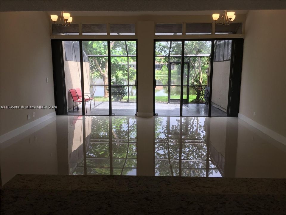 最近租的: $3,000 (2 贝兹, 2 浴室, 1318 平方英尺)