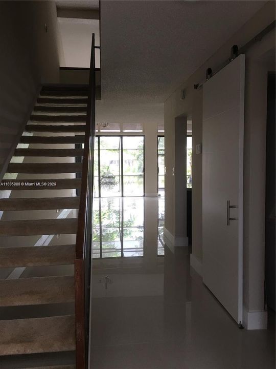 最近租的: $3,000 (2 贝兹, 2 浴室, 1318 平方英尺)