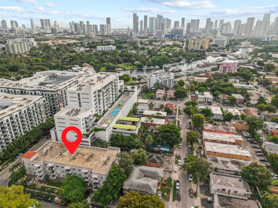 For Rent: $2,300 (2 beds, 2 baths, 865 Square Feet)