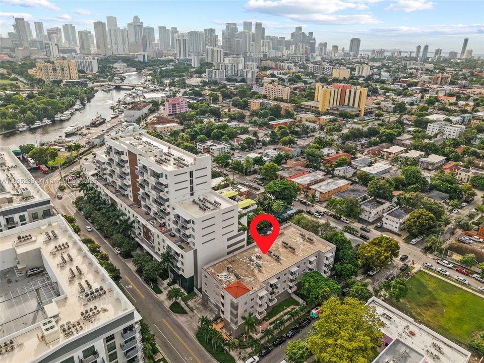 For Rent: $2,300 (2 beds, 2 baths, 865 Square Feet)