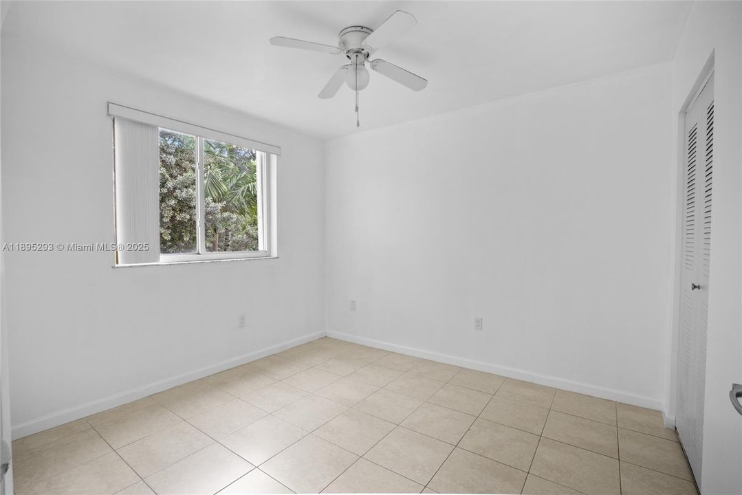For Rent: $2,300 (2 beds, 2 baths, 865 Square Feet)