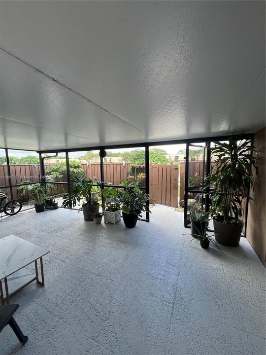 最近租的: $2,300 (2 贝兹, 2 浴室, 1236 平方英尺)