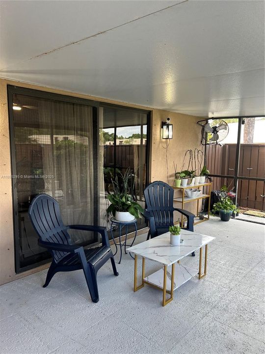 最近租的: $2,300 (2 贝兹, 2 浴室, 1236 平方英尺)