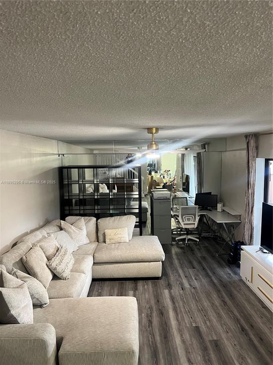 最近租的: $2,300 (2 贝兹, 2 浴室, 1236 平方英尺)