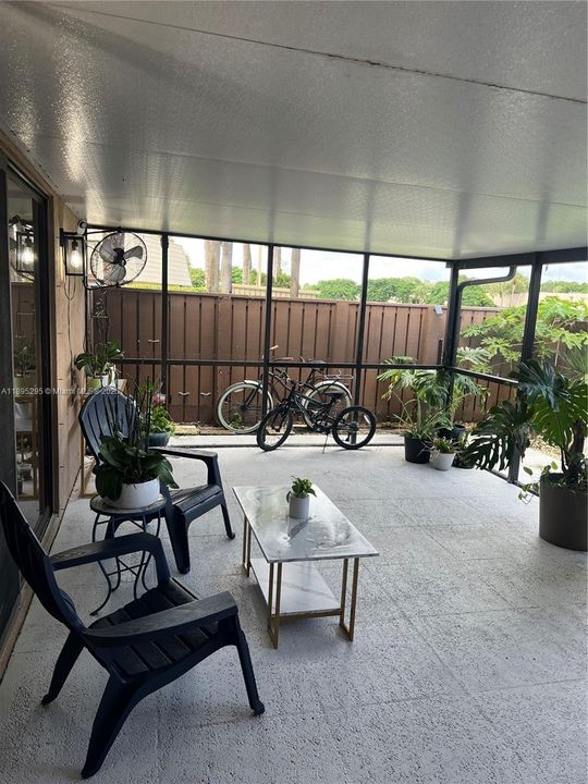 最近租的: $2,300 (2 贝兹, 2 浴室, 1236 平方英尺)