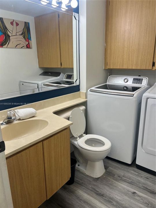 最近租的: $2,300 (2 贝兹, 2 浴室, 1236 平方英尺)